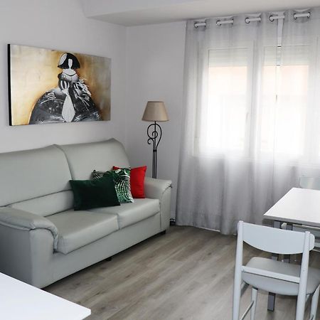 Kasetas Apartment'S Sarria Exterior photo